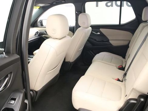 Used 2023 Chevrolet Traverse LS FWD image 25