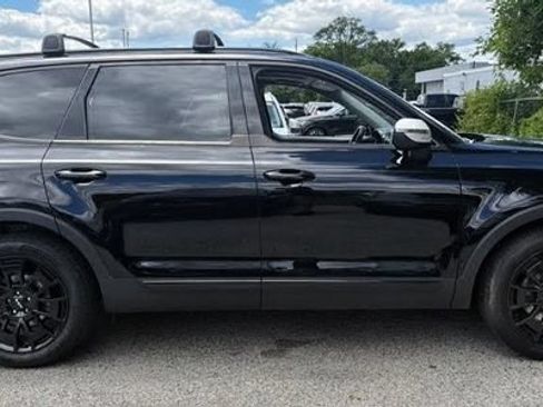 Used 2022 Kia Telluride EX w/ EX Premium Package AWD/4WD image 3