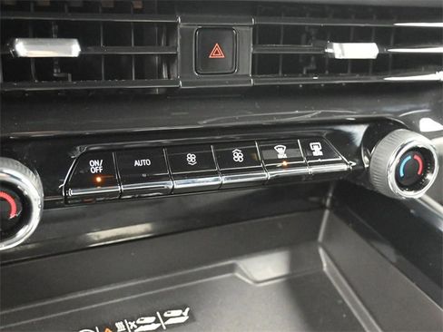 Used 2025 Chevrolet Tahoe LT w/ Comfort Package image 19