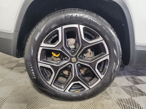 Used 2024 Rivian R1S Adventure AWD/4WD image 12
