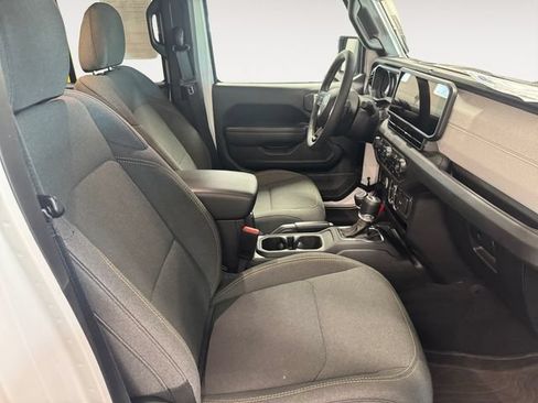 Used 2024 Jeep Wrangler Unlimited Sport AWD/4WD image 4