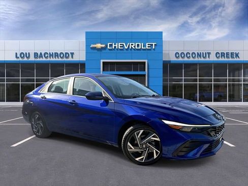 Used 2025 Hyundai Elantra SEL FWD image 1