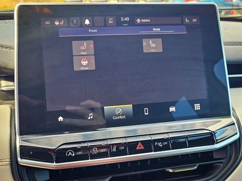 Certified 2023 Jeep Compass Limited image 23