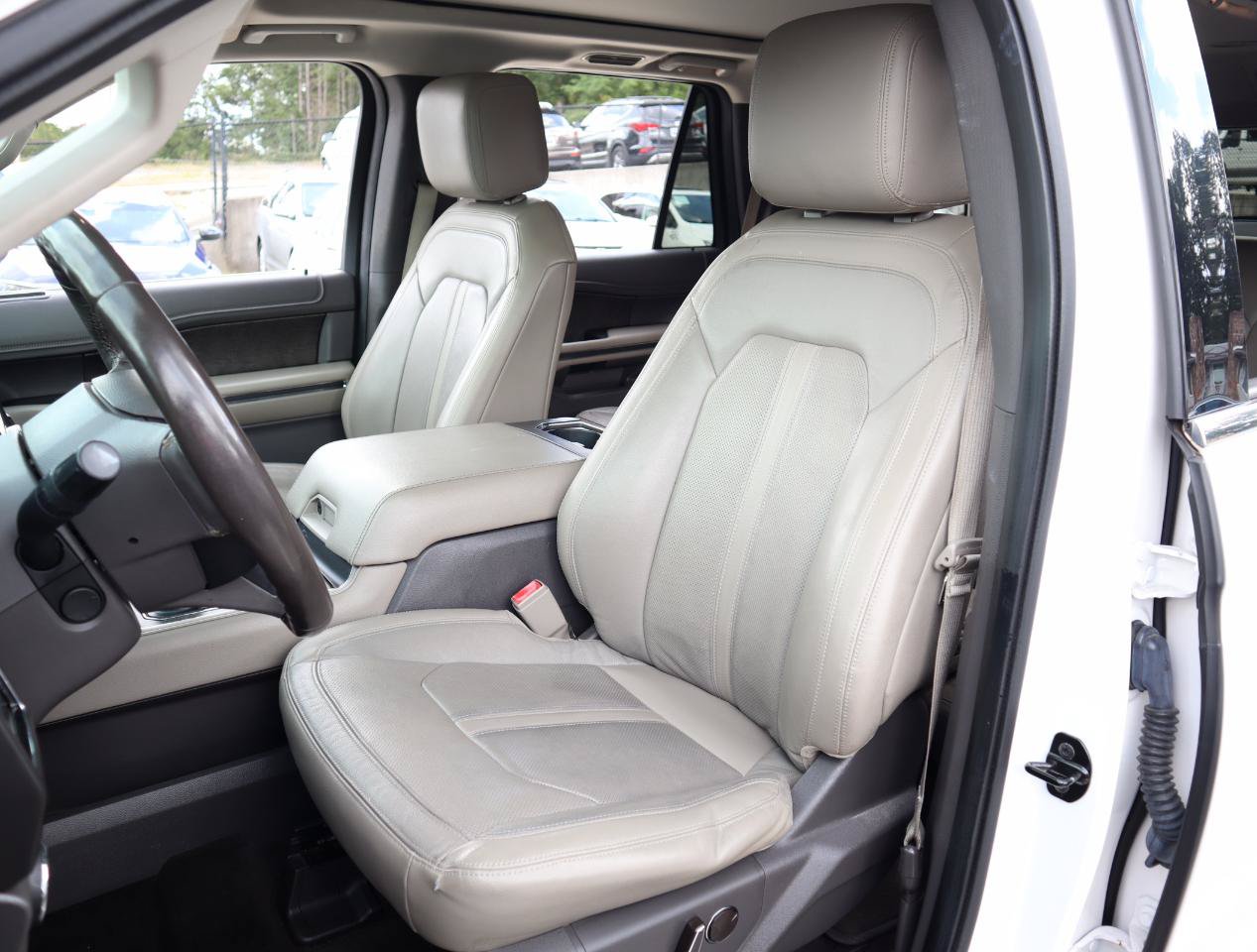 Used 2018 Ford Expedition Limited w/ Equipment Group 301A RWD image 14