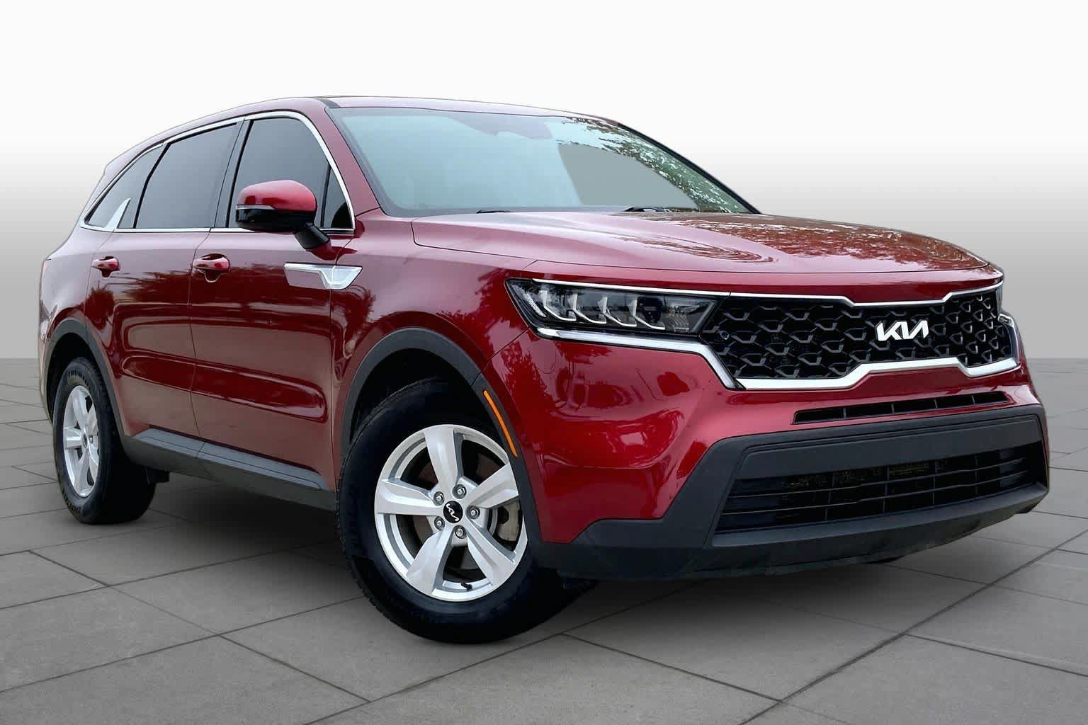 Used 2023 Kia Sorento LX FWD image 2