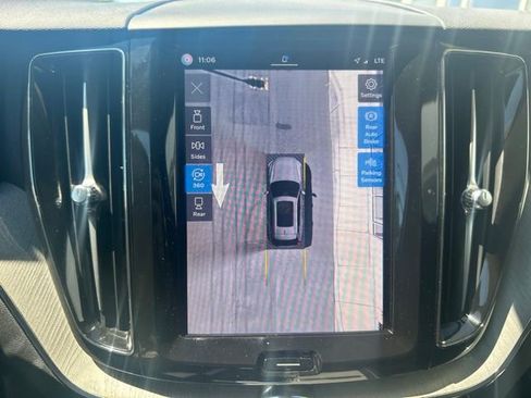Certified 2025 Volvo XC60 B5 Plus AWD/4WD image 27
