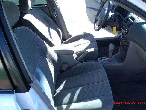 Used 2002 Toyota Corolla LE image 9