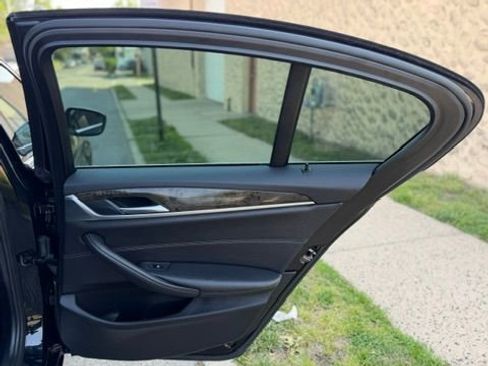 Used 2018 BMW 530i w/ Premium Package RWD image 26