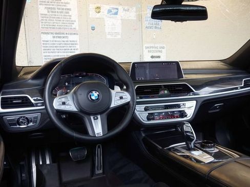 Used 2021 BMW 740i w/ M Sport Package image 23