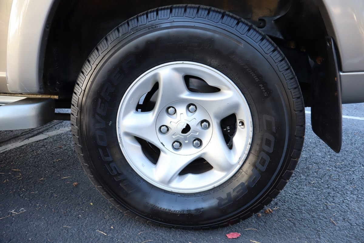 Used 2001 Toyota Sequoia SR5 AWD/4WD image 41