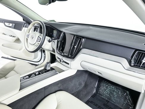 Certified 2023 Volvo XC60 B5 Plus w/ Protection Package Premier image 24