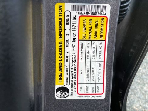 Used 2022 Ford Explorer XLT image 32