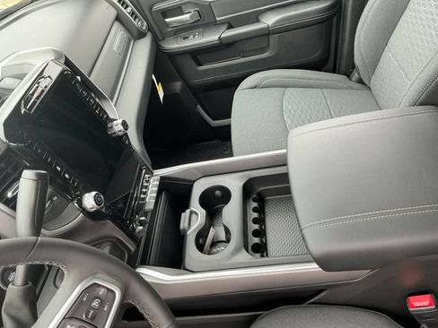 New 2026 RAM 2500 Big Horn AWD/4WD image 24