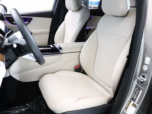 Used 2024 Mercedes-Benz GLC 300 4MATIC image 20