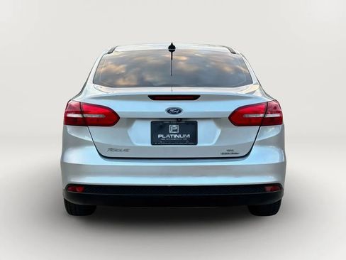 Used 2015 Ford Focus SE image 4