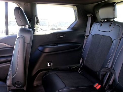 New 2025 Jeep Grand Cherokee L Laredo image 21