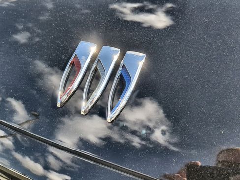 Used 2025 Buick Enclave Avenir w/ Super Cruise Package image 32