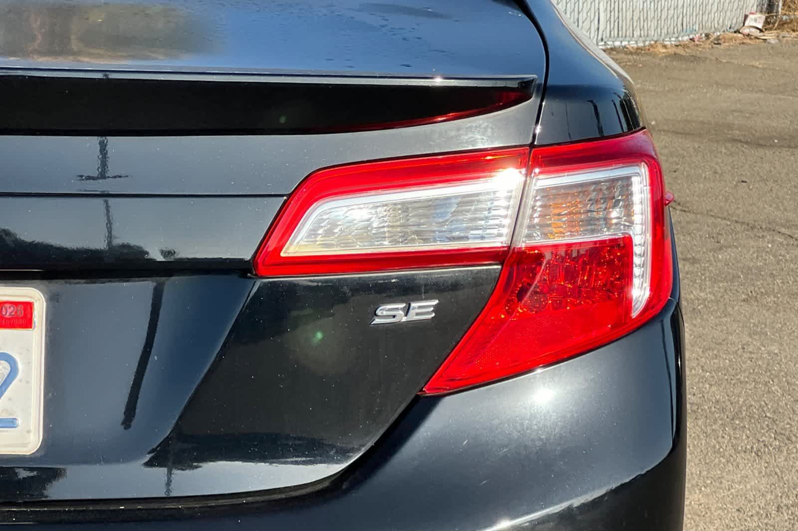 Used 2012 Toyota Camry SE FWD image 21