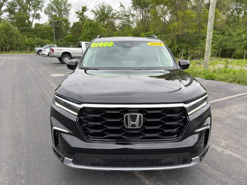 Used 2024 Honda Pilot Touring image 9