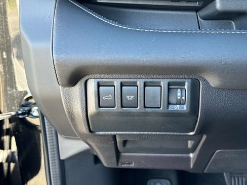 Certified 2025 Subaru Ascent Limited w/ Popular Package #1 image 32