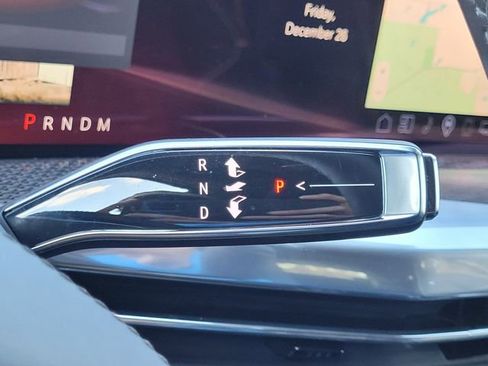 Used 2025 Cadillac Escalade V w/ LPO, ONYX Package image 17