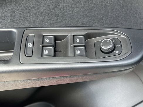 New 2026 Volkswagen Taos S image 18