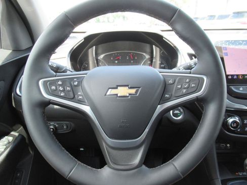 Used 2023 Chevrolet Equinox Premier FWD image 23