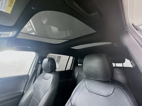 Used 2022 Mercedes-Benz GLB 35 AMG AMG GLB 35 image 26