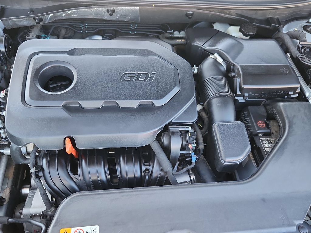 Used 2016 Hyundai Sonata Limited w/ Option Group 04 FWD image 17