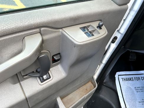 Used 2019 Chevrolet Express 3500 w/ Driver Convenience Package image 9