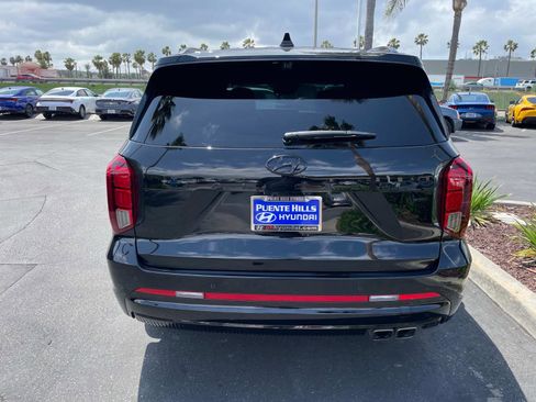 Used 2024 Hyundai Palisade Calligraphy image 6