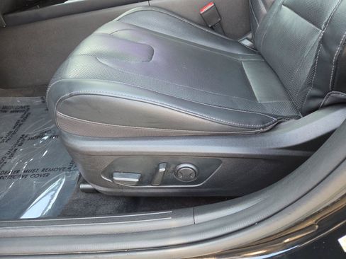 Used 2021 Hyundai Elantra Limited FWD image 23