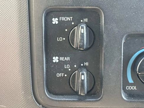 Used 2014 Ford E-350 and Econoline 350 XLT image 21