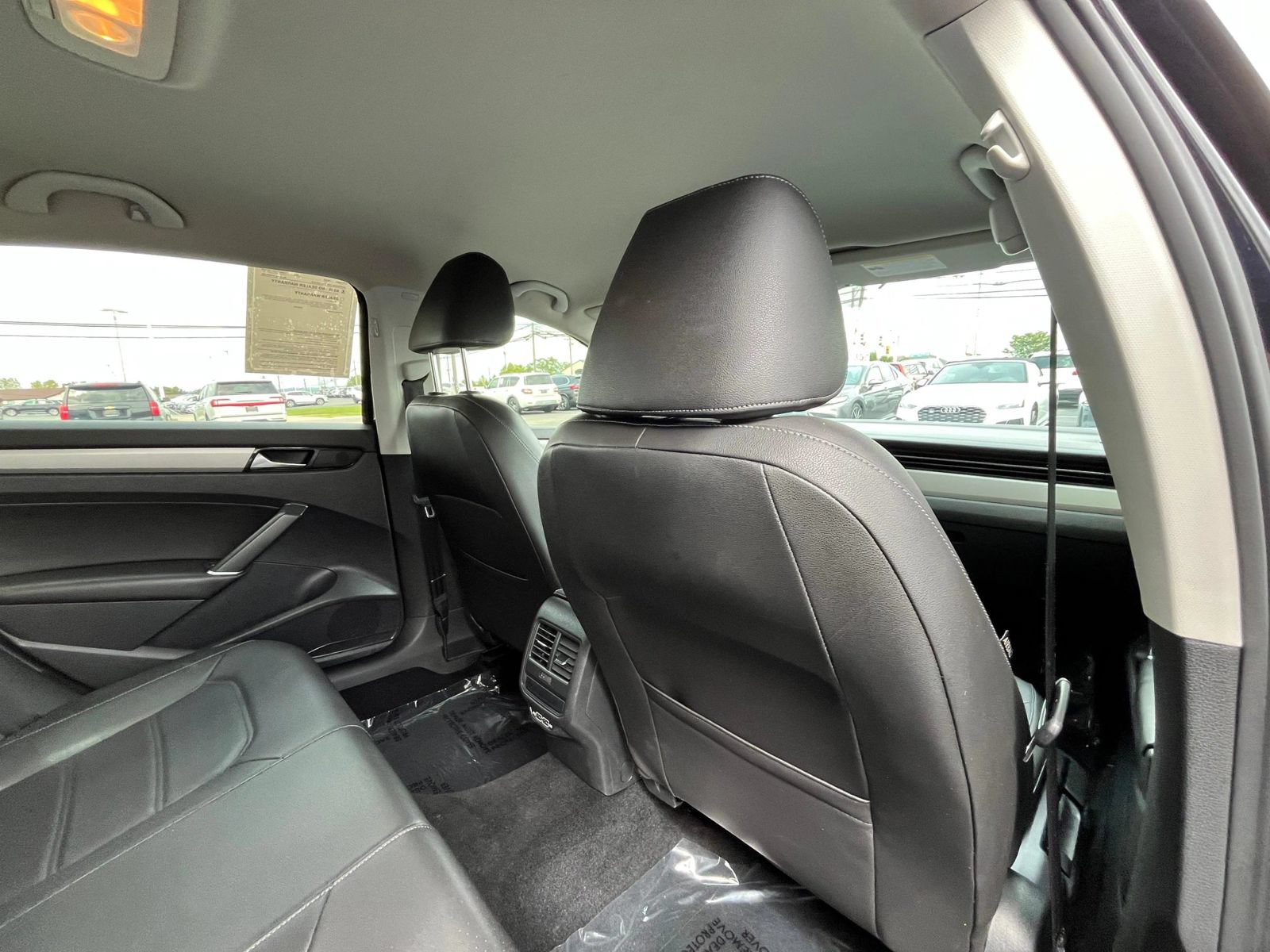 Used 2020 Volkswagen Passat 2.0T SE FWD image 35
