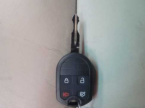 Used 2014 Ford Explorer XLT w/ Equipment Group 202A image 32