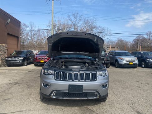 Used 2020 Jeep Grand Cherokee Limited w/ Luxury Group II image 11