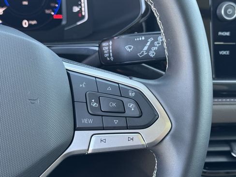 Used 2022 Volkswagen Taos SEL w/ Panoramic Sunroof Package image 21