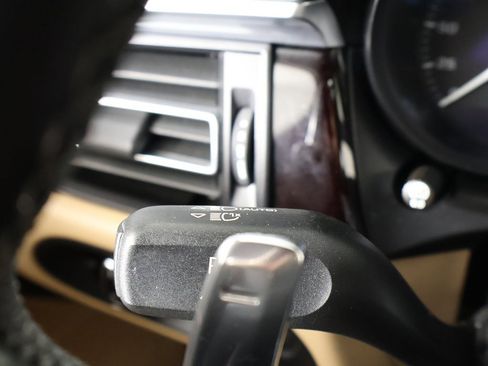 Used 2022 Porsche Macan image 39