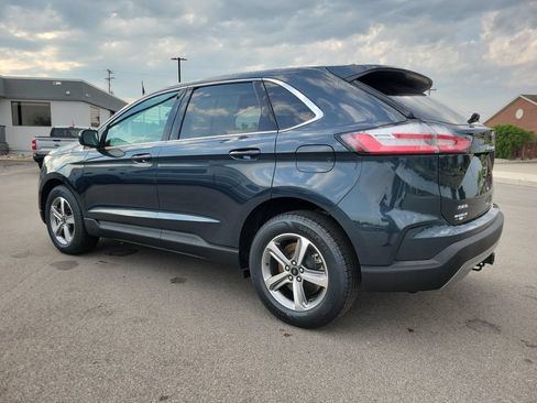 Used 2024 Ford Edge SEL w/ Convenience Package AWD/4WD image 3