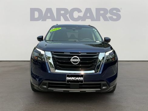 Used 2025 Nissan Pathfinder SV AWD/4WD image 2