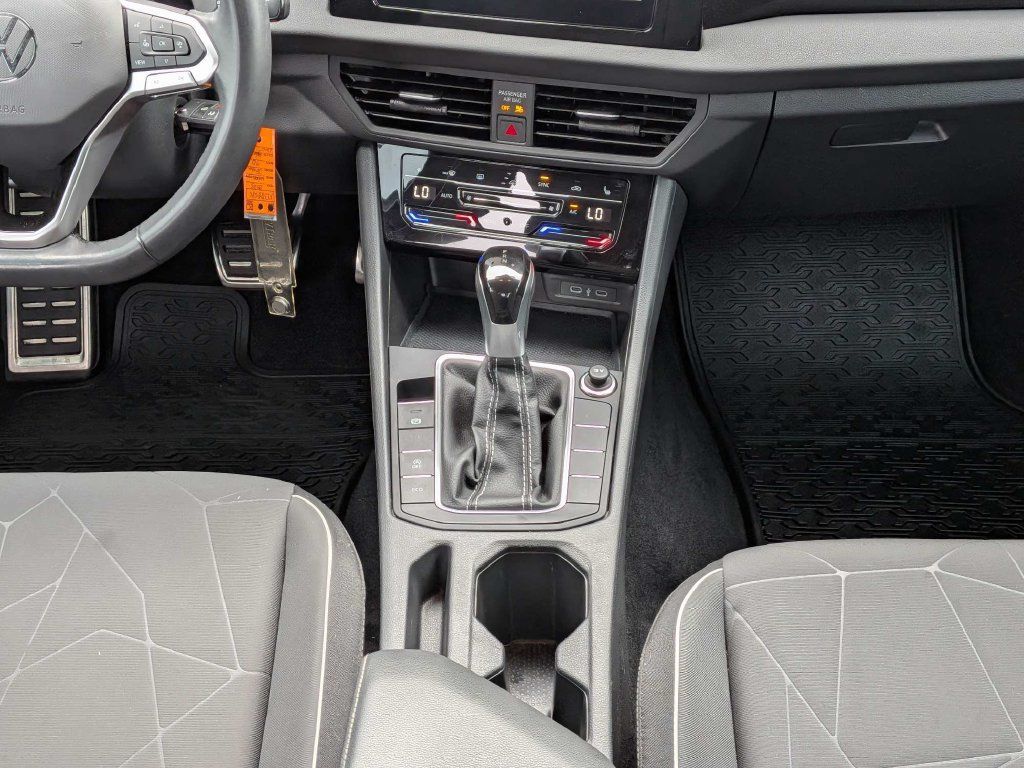 Used 2025 Volkswagen Jetta Sport FWD image 17