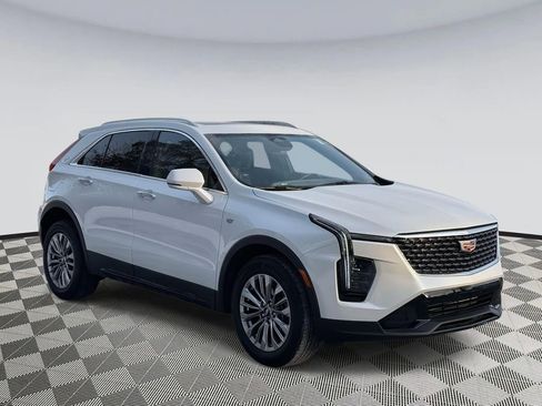 Used 2024 Cadillac XT4 Premium Luxury image 1