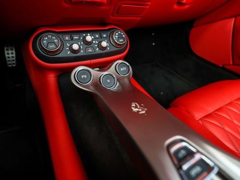 Used 2010 Ferrari California RWD image 40