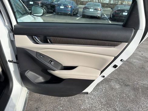 Certified 2021 Honda Accord Touring image 24