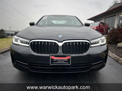 Used 2022 BMW 530i xDrive w/ Premium Package image 2