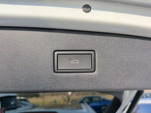 Used 2024 Volkswagen Tiguan Wolfsburg Edition w/ Panoramic Sunroof Package image 39