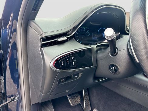 Used 2022 Genesis GV70 3.5T Sport w/ Sport Prestige Package image 11