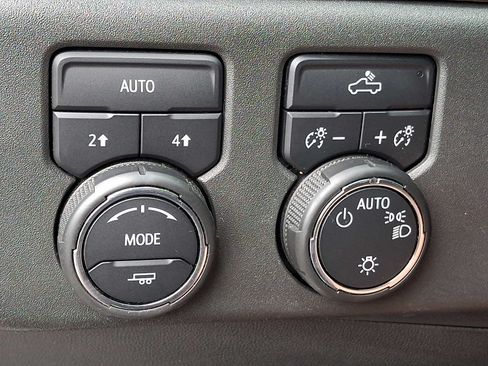 Used 2023 Chevrolet Silverado 1500 LT AWD/4WD image 20