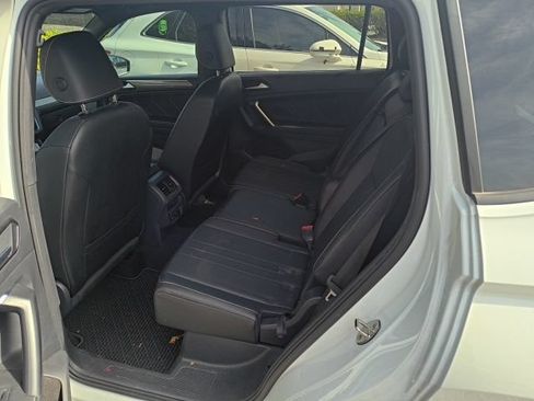 Used 2023 Volkswagen Tiguan SE R-Line FWD image 9