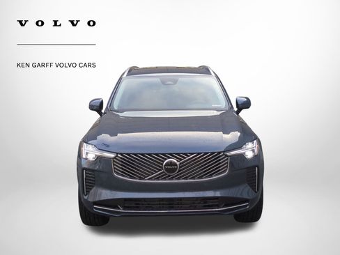 New 2026 Volvo XC90 B5 Core image 9